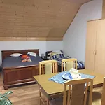 Kapitanski Dworek *