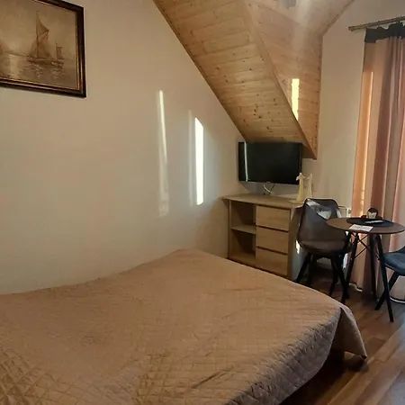 Kapitanski Dworek *
