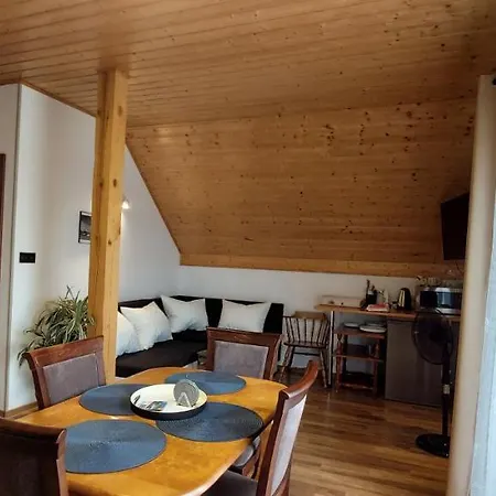 民宿 Kapitanski Dworek 库瑞尼卡慕斯卡