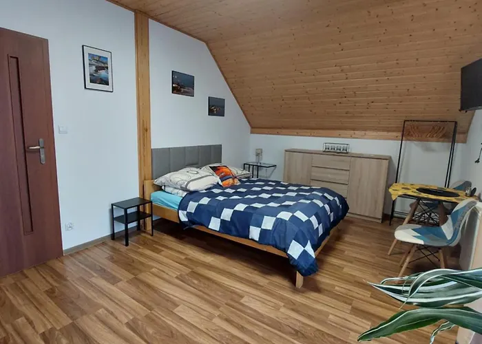 Kapitanski Dworek Rum i privatbostad *