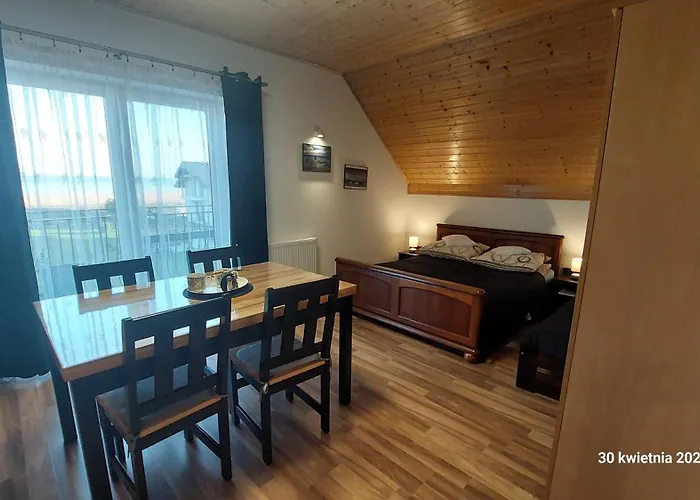 Kapitanski Dworek كرينيتا مورسكا