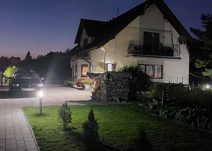 Kapitanski Dworek * كرينيتا مورسكا