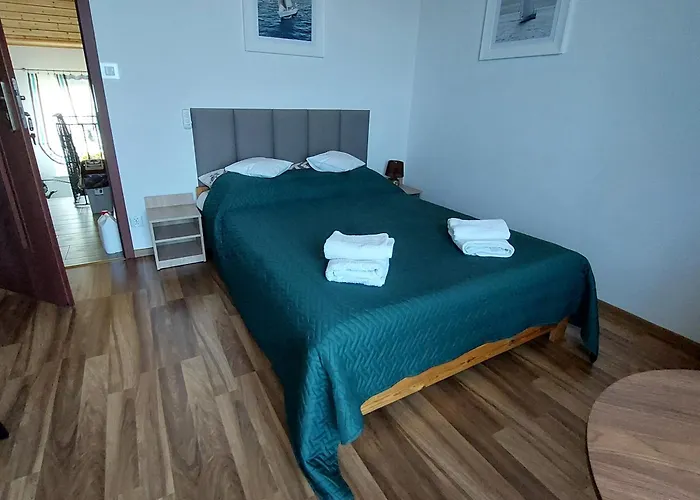 Kapitanski Dworek Rum i privatbostad *