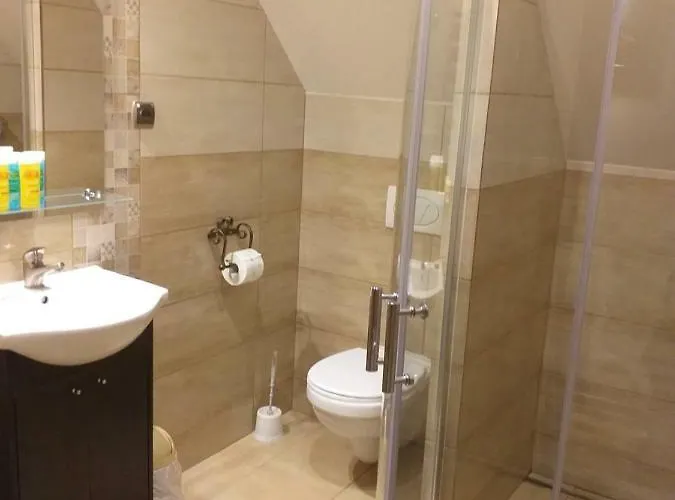 Kapitanski Dworek منزل للإقامة *